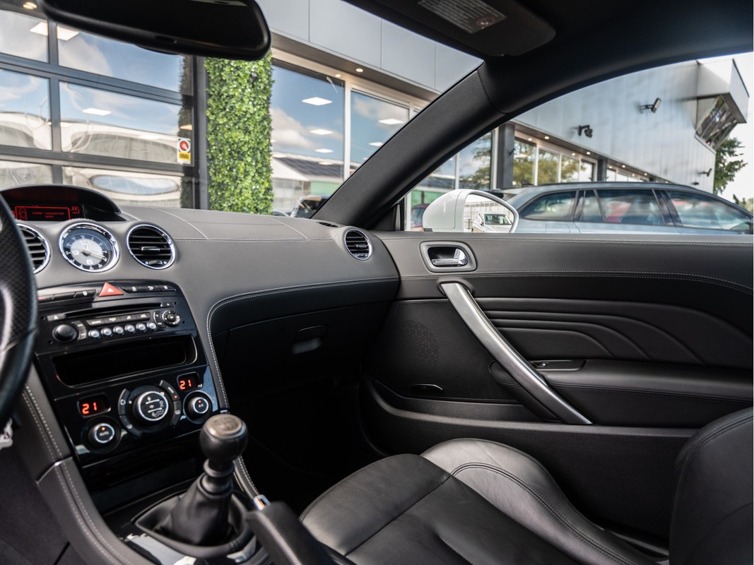 Peugeot RCZ