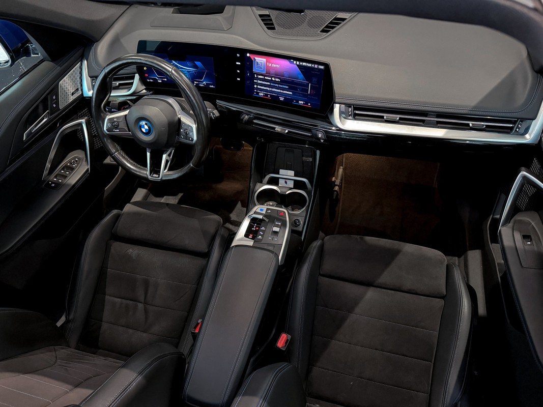 BMW iX1