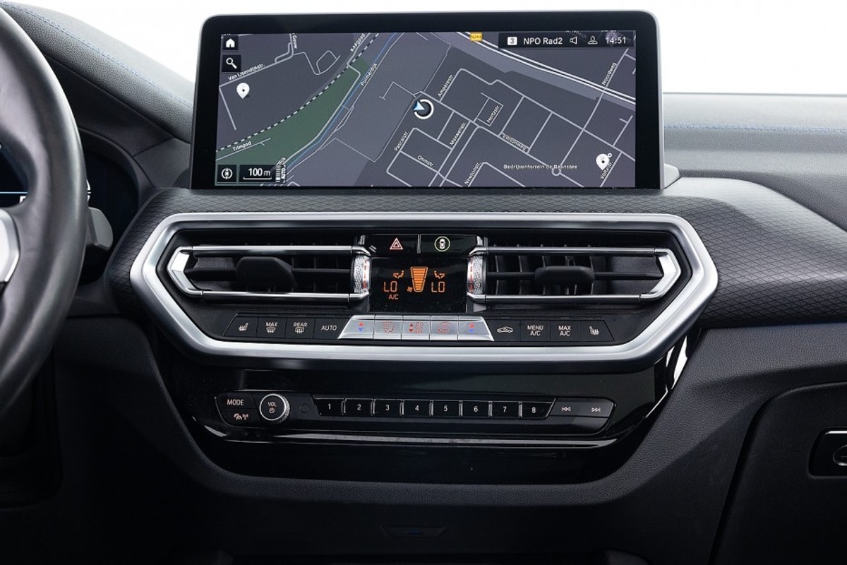 BMW iX3