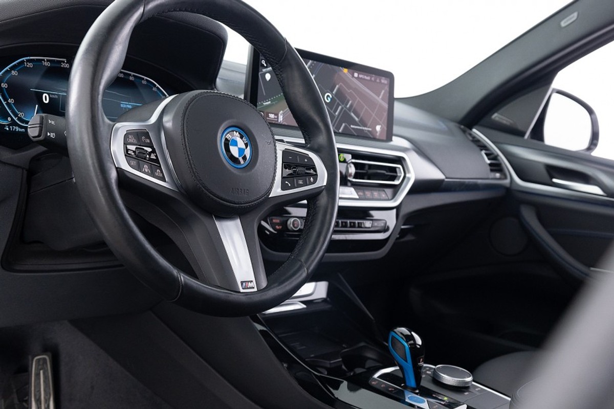 BMW iX3