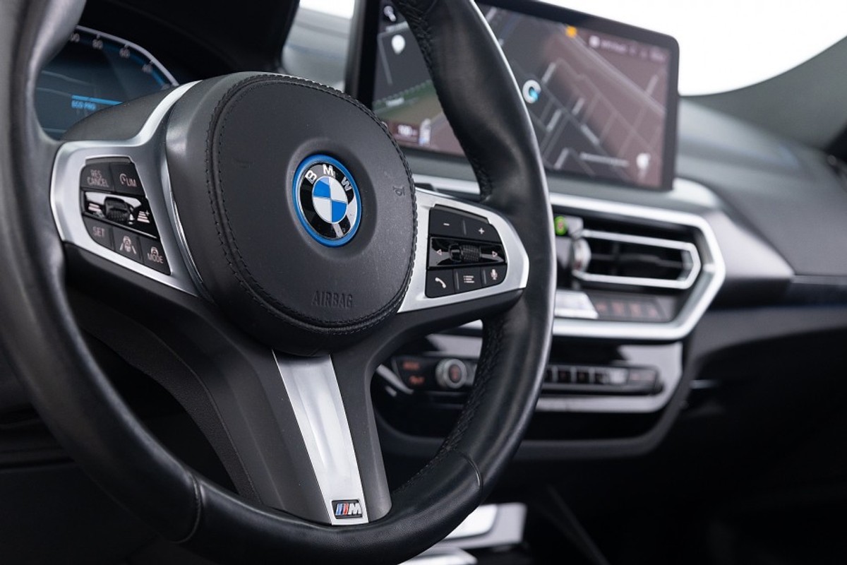 BMW iX3