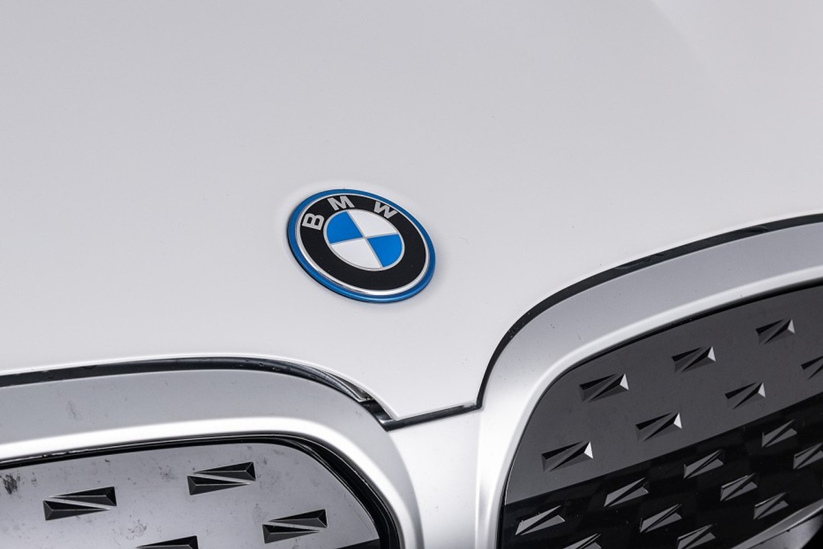 BMW iX3