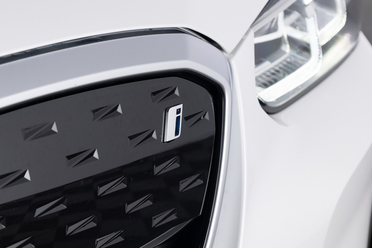 BMW iX3