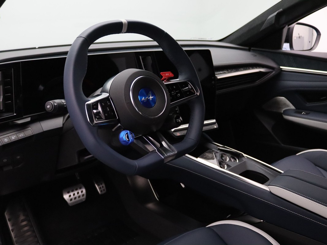 Alpine A390