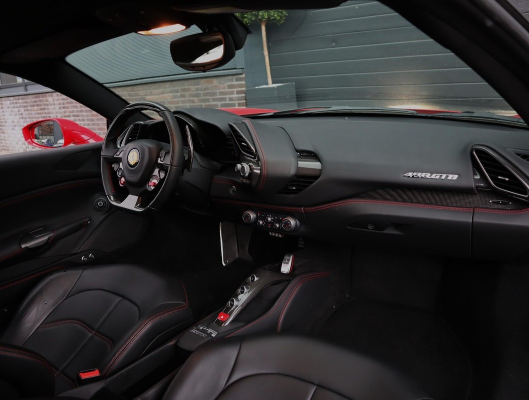 Ferrari 488
