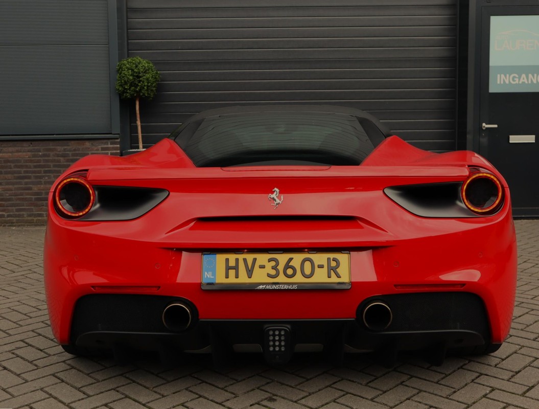 Ferrari 488
