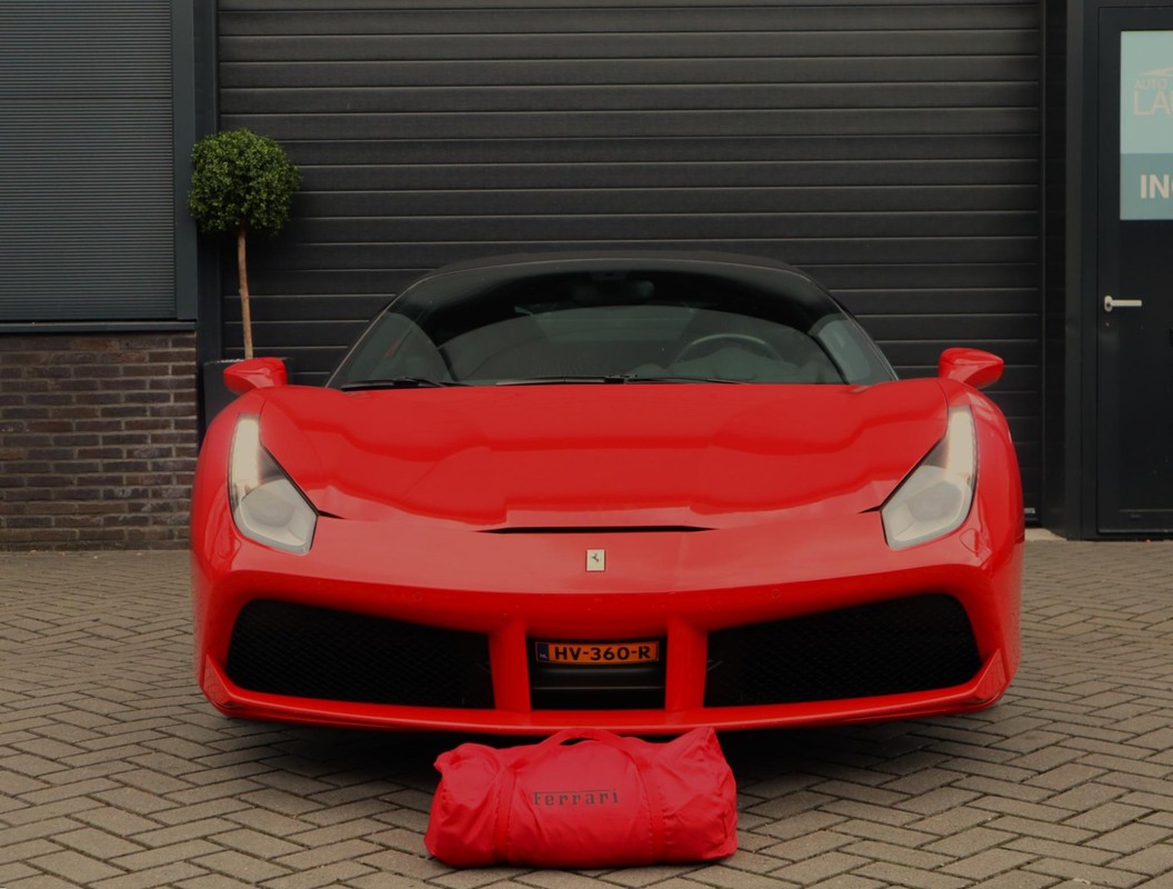 Ferrari 488