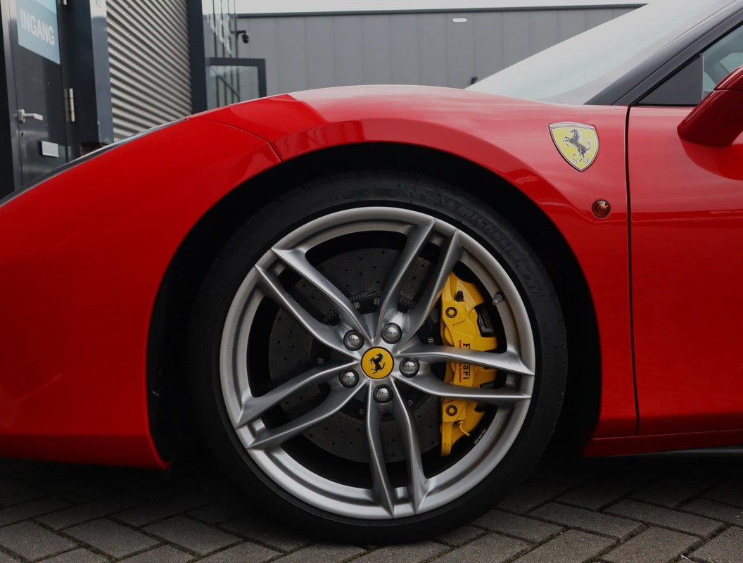 Ferrari 488