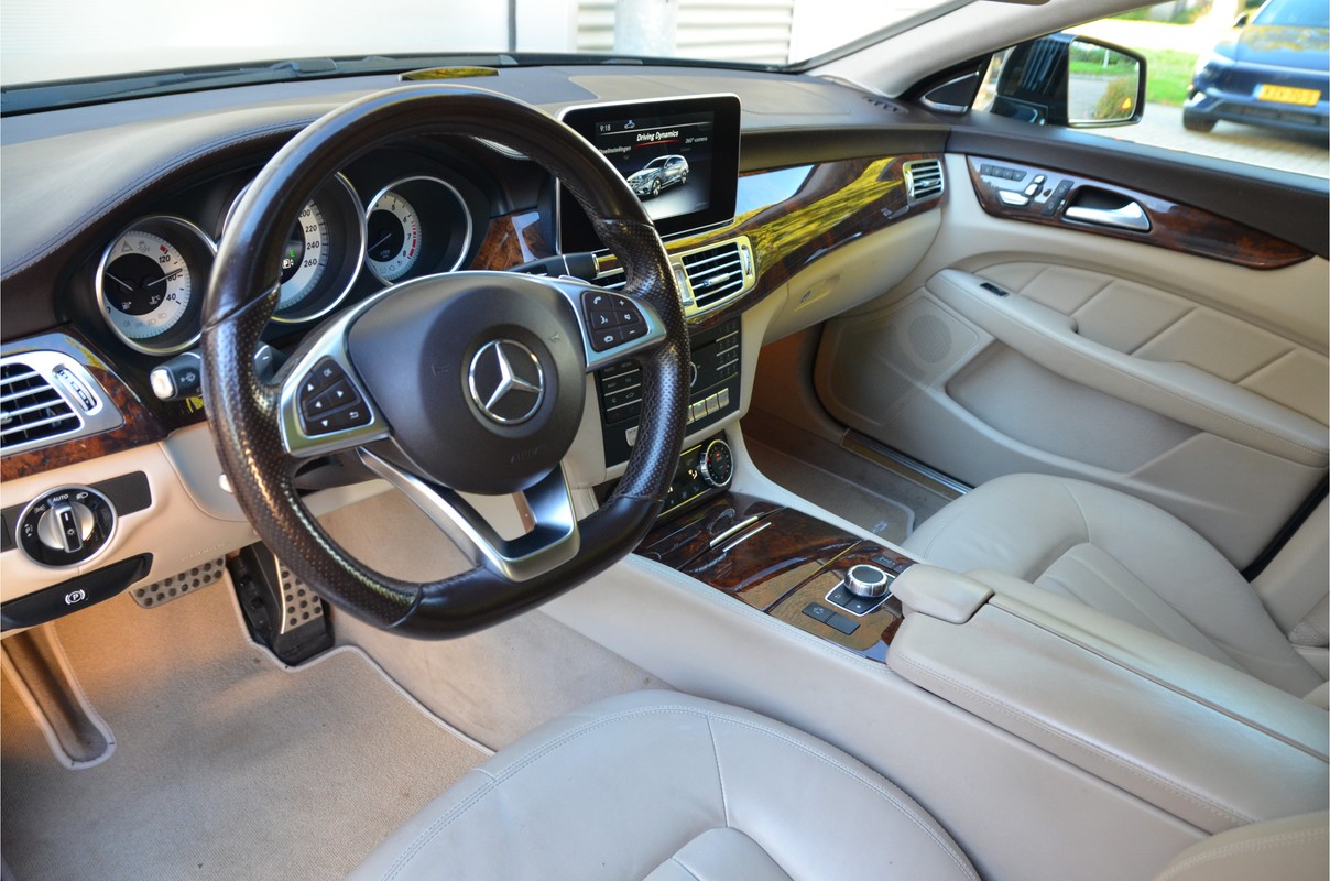 Mercedes-Benz CLS