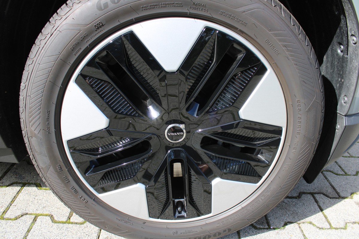 Volvo EX30