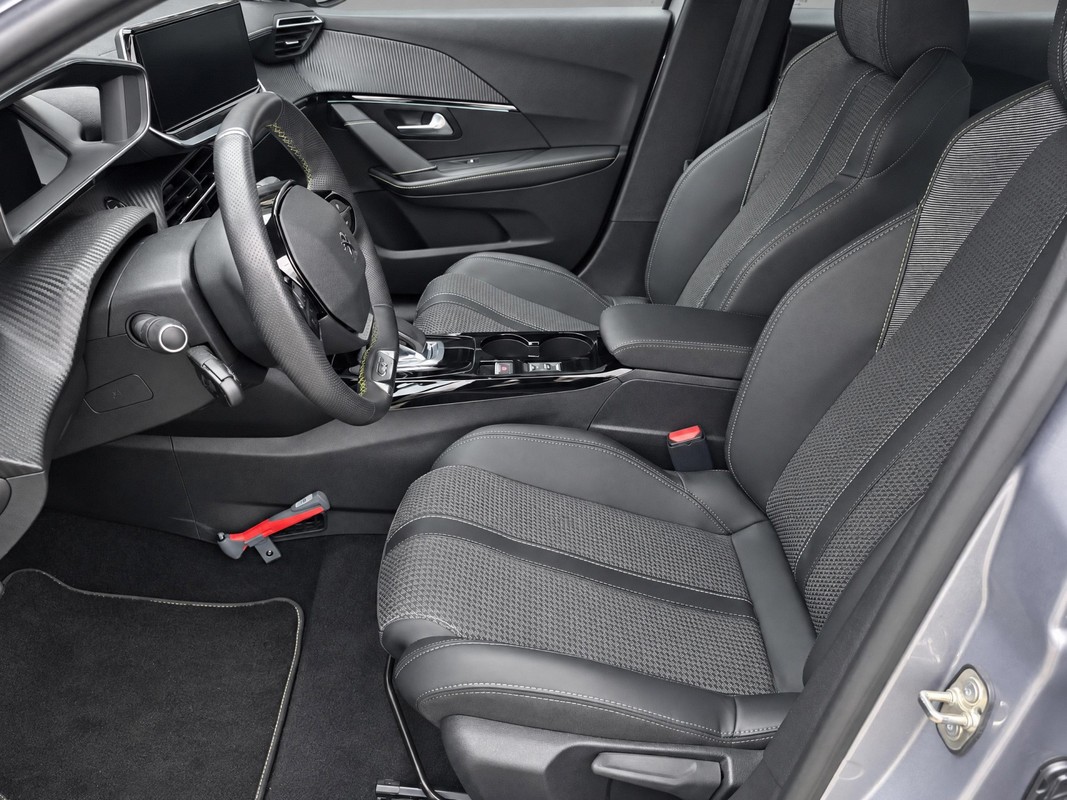 Peugeot e-208