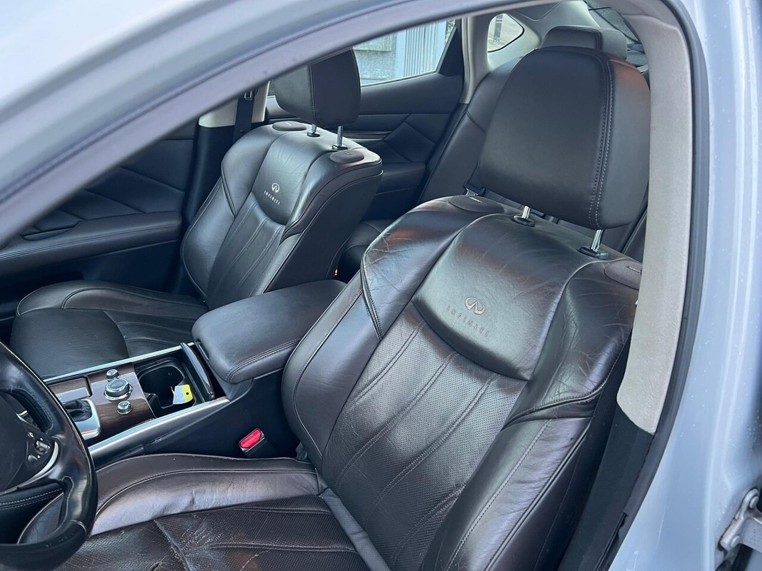 Infiniti M