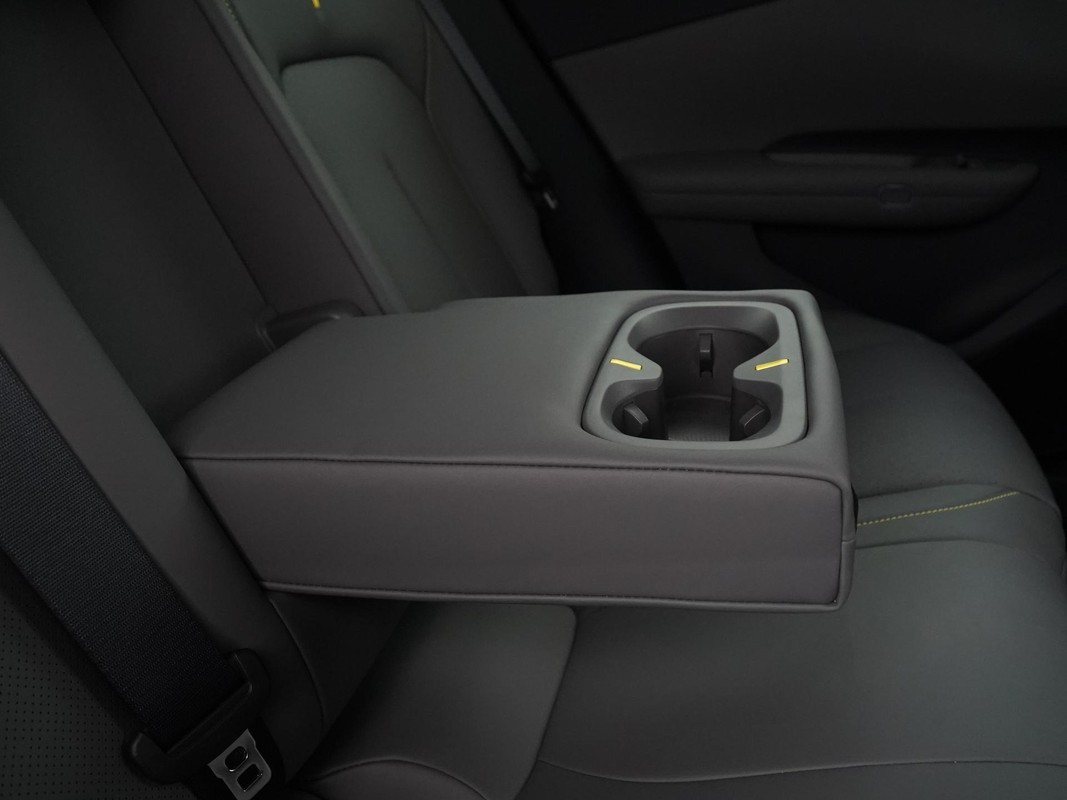 Lynk & Co 02
