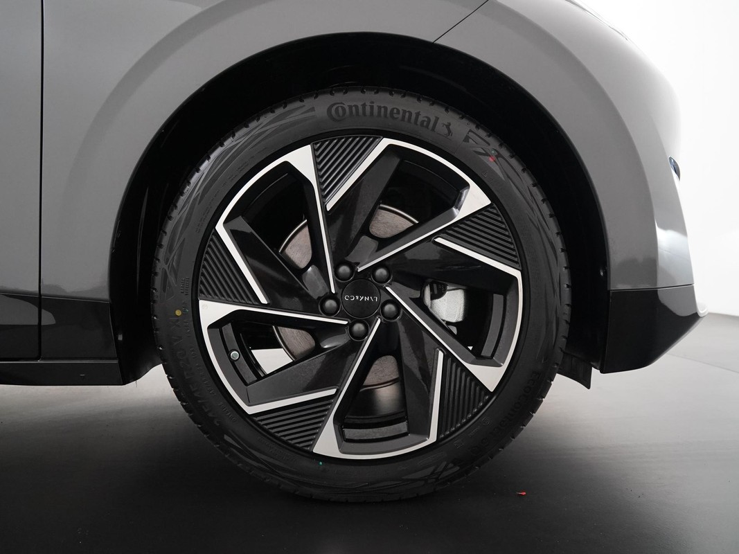 Lynk & Co 02