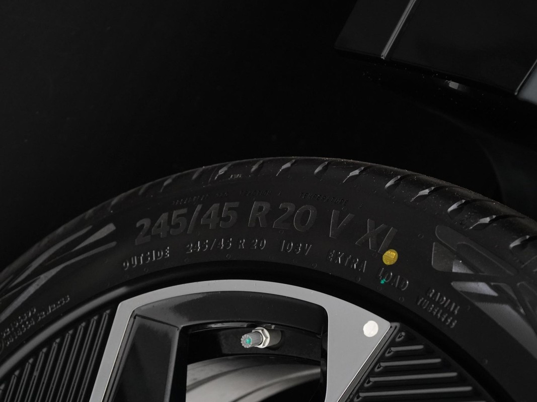 Lynk & Co 02
