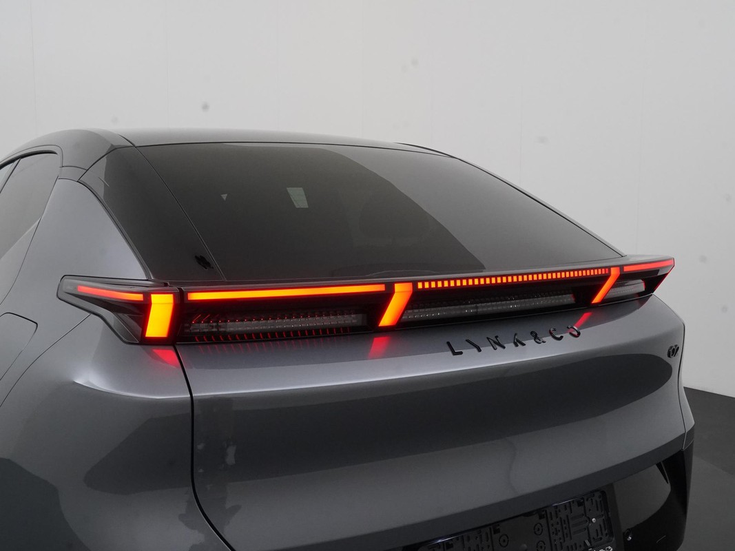 Lynk & Co 02