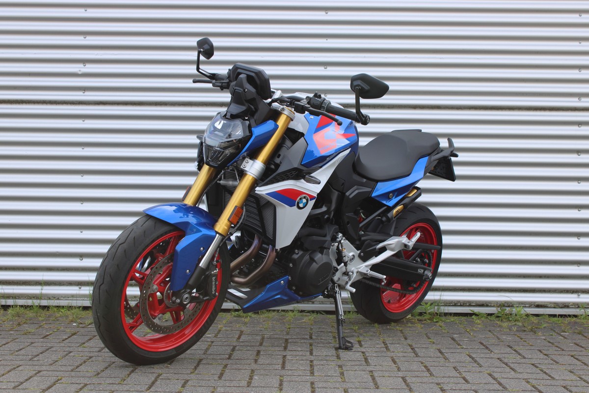 BMW F 900 R