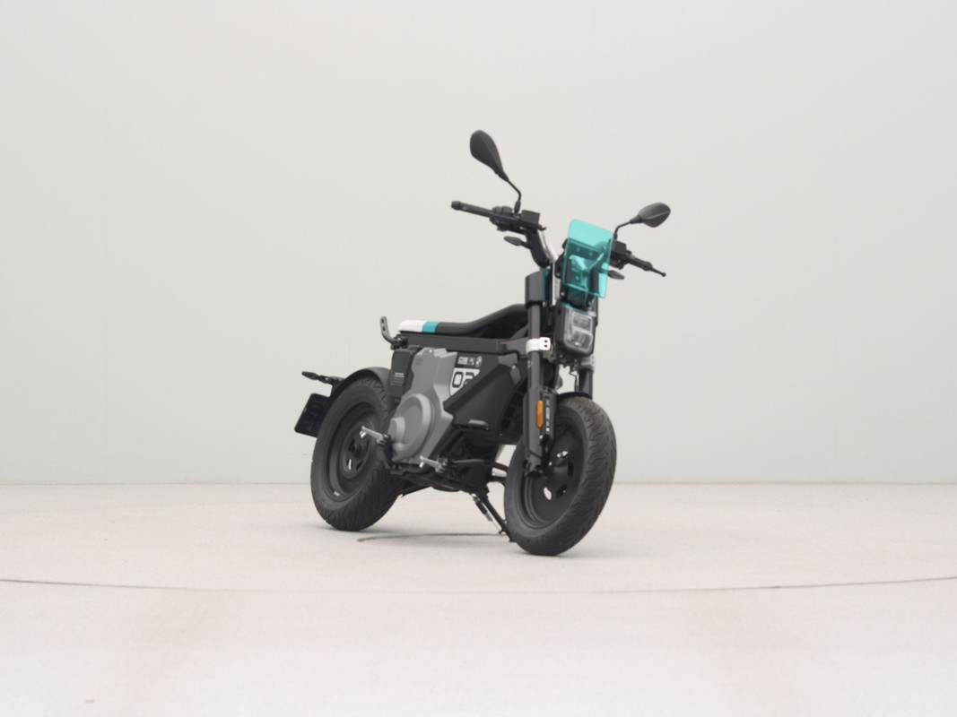 BMW CE 02