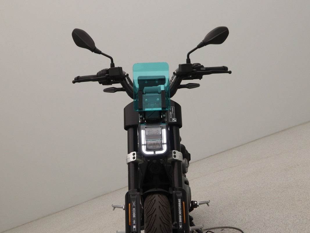 BMW CE 02