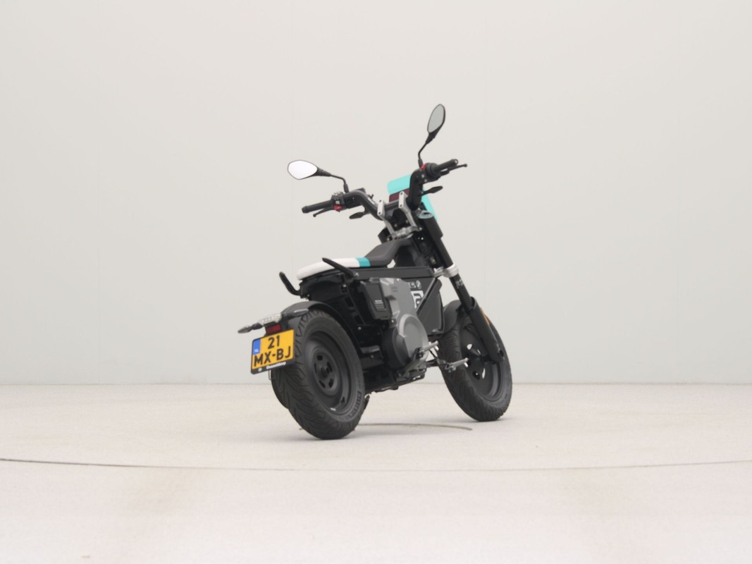 BMW CE 02