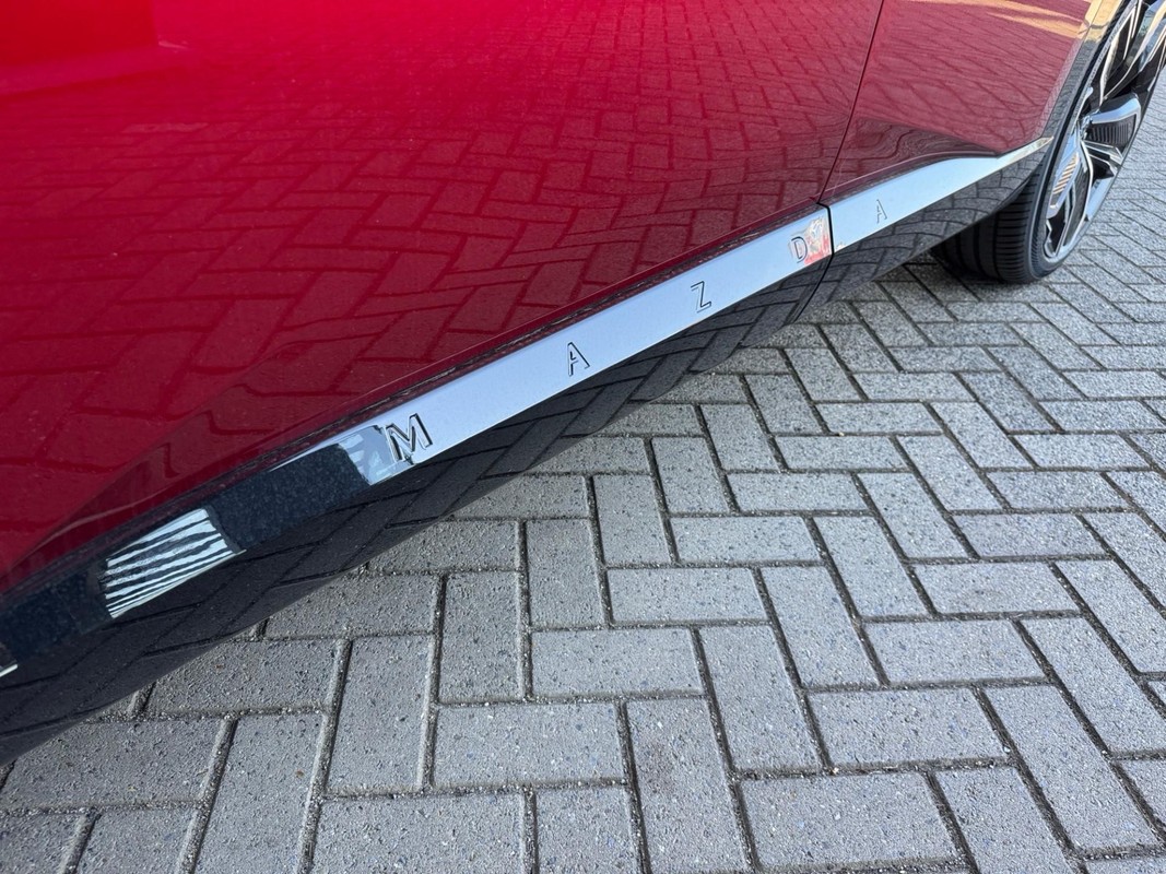 Mazda CX-6e