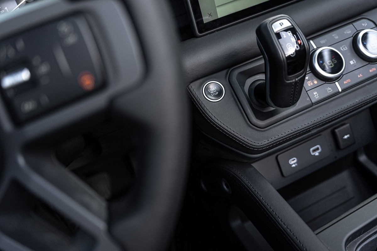 Land Rover Defender