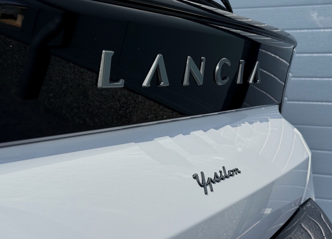 Lancia Ypsilon