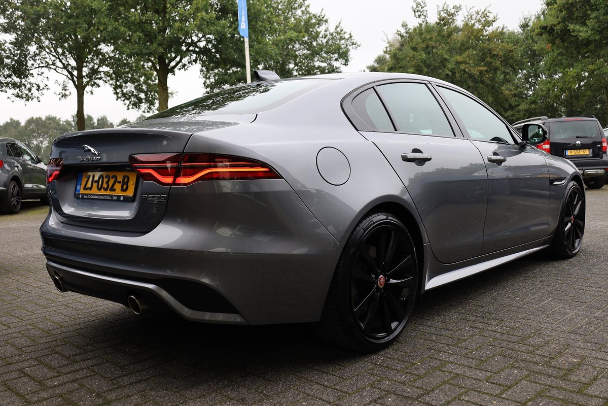 Jaguar XE