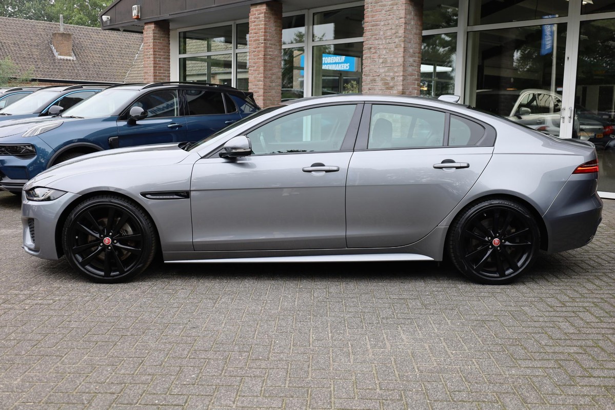 Jaguar XE