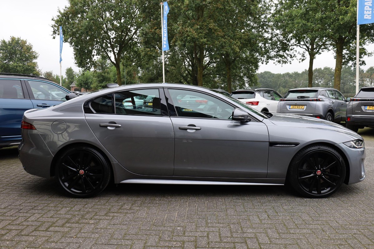 Jaguar XE