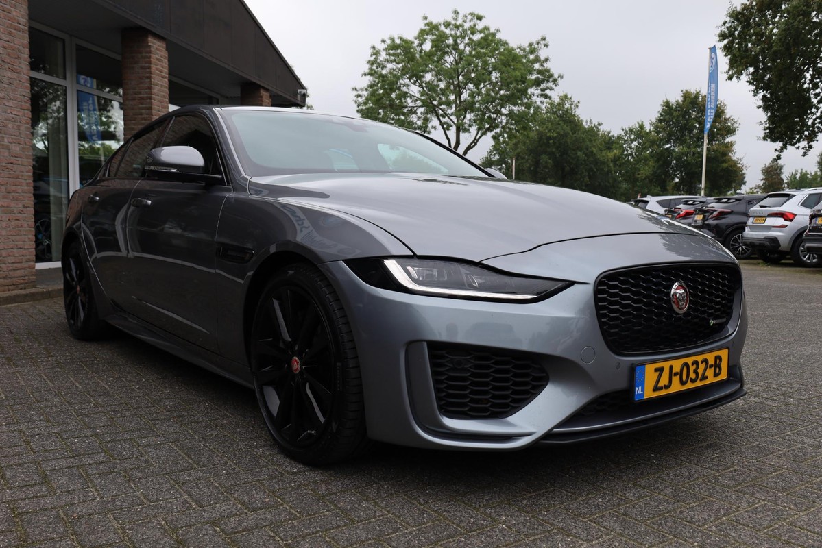 Jaguar XE