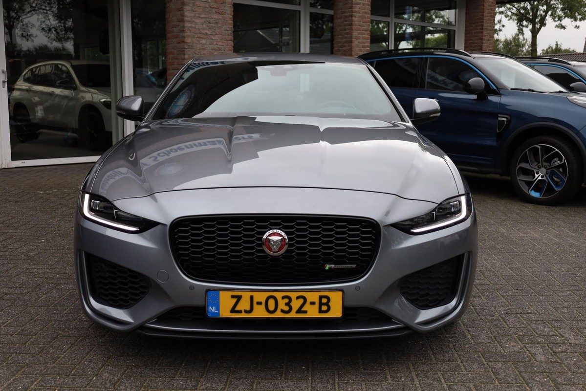 Jaguar XE