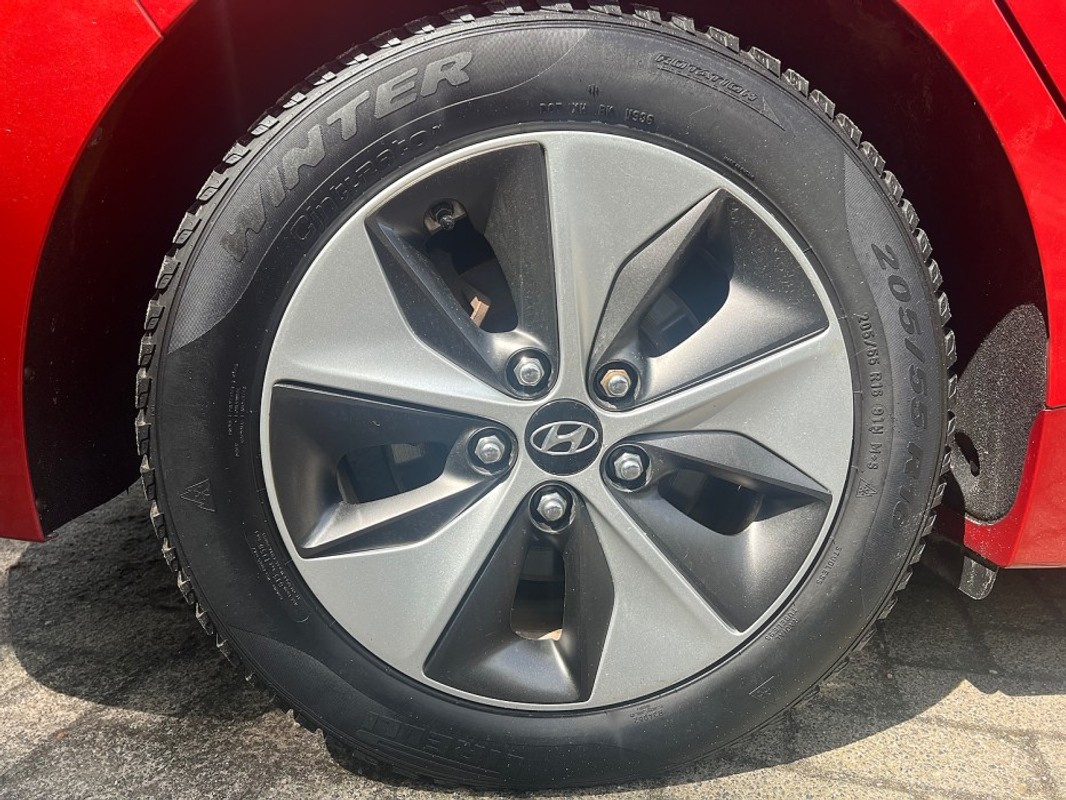 Hyundai IONIQ