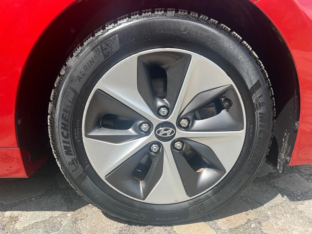 Hyundai IONIQ