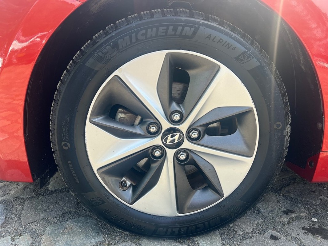 Hyundai IONIQ
