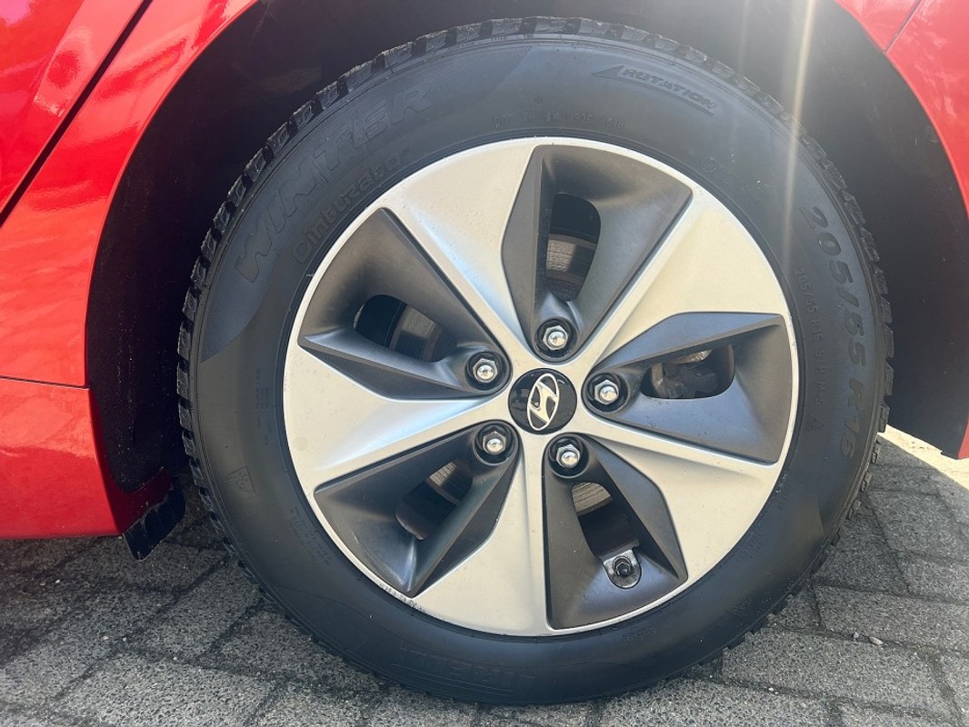 Hyundai IONIQ