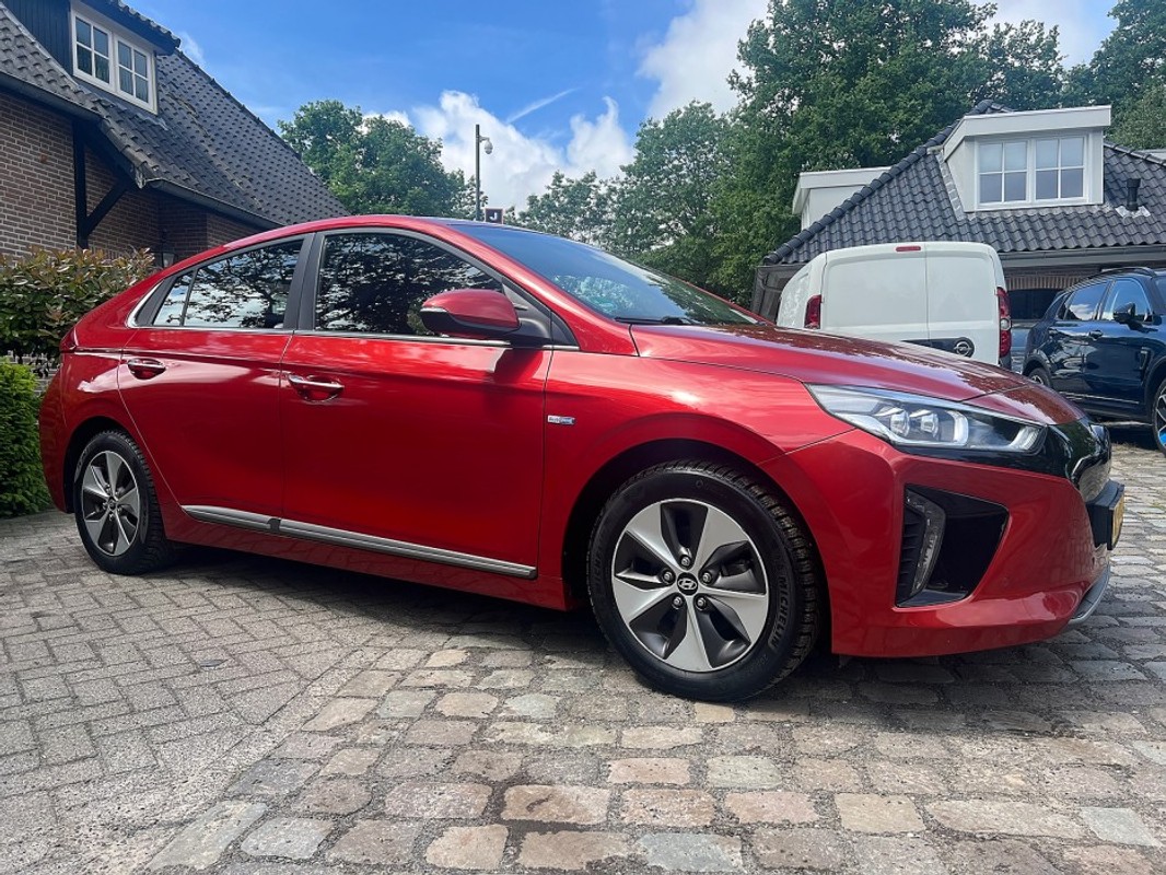 Hyundai IONIQ