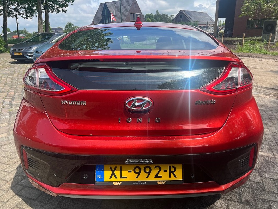 Hyundai IONIQ