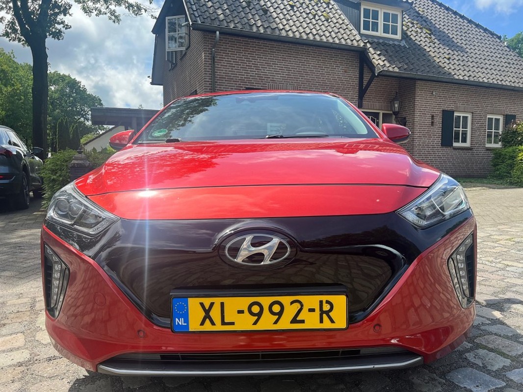 Hyundai IONIQ
