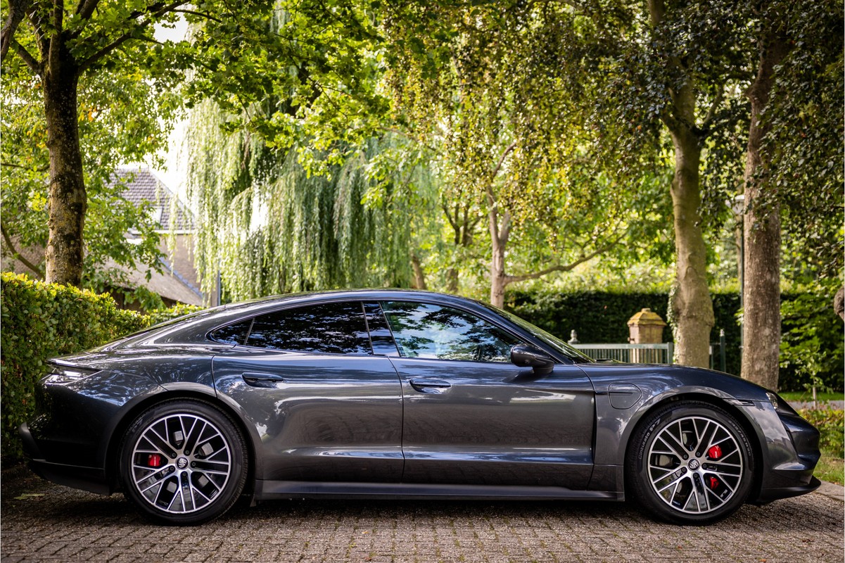 Porsche Taycan