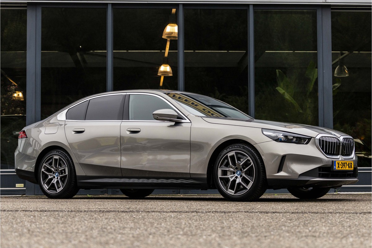 BMW i5