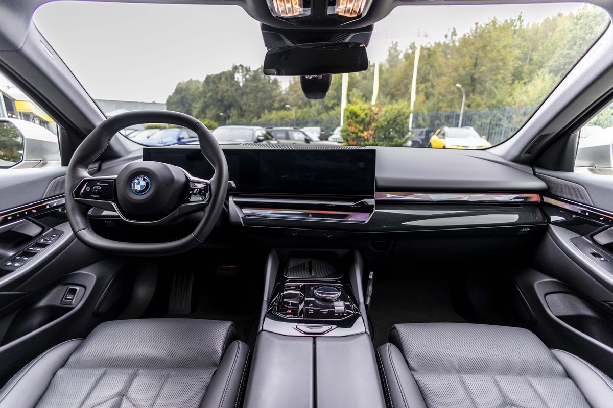 BMW i5