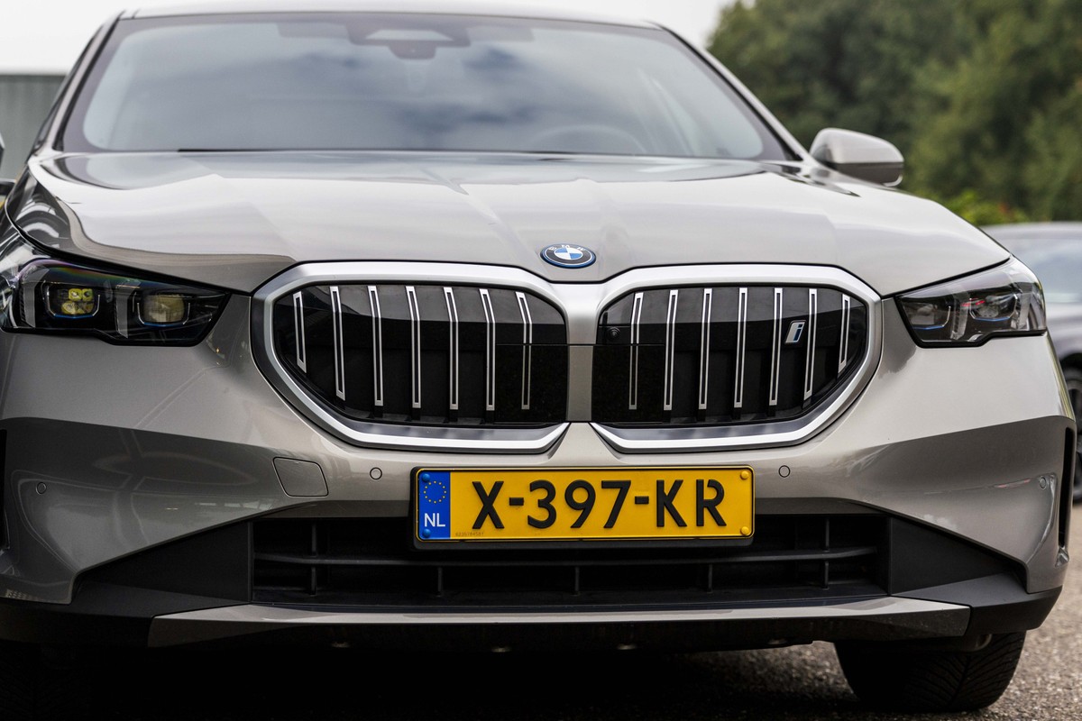 BMW i5