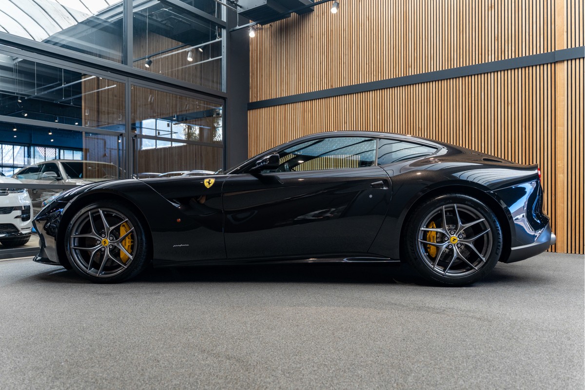 Ferrari F12