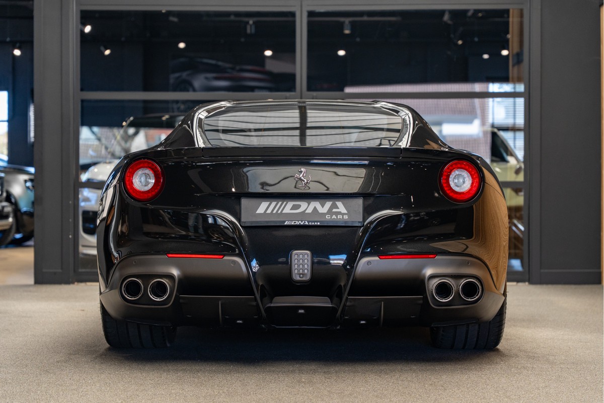 Ferrari F12