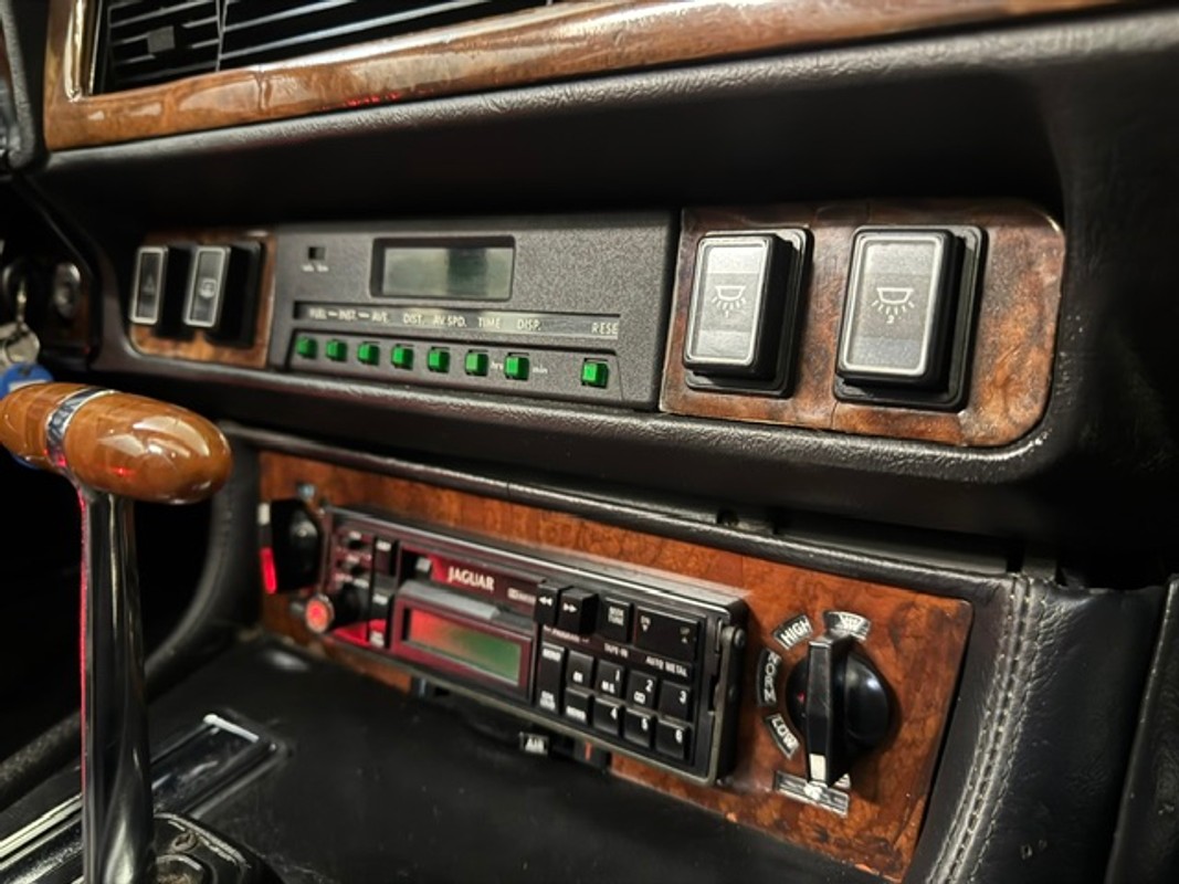 Jaguar XJ