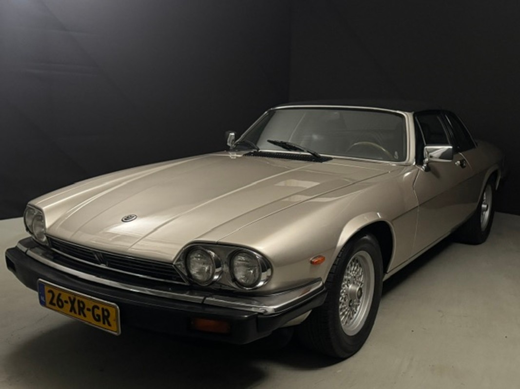 Jaguar XJ