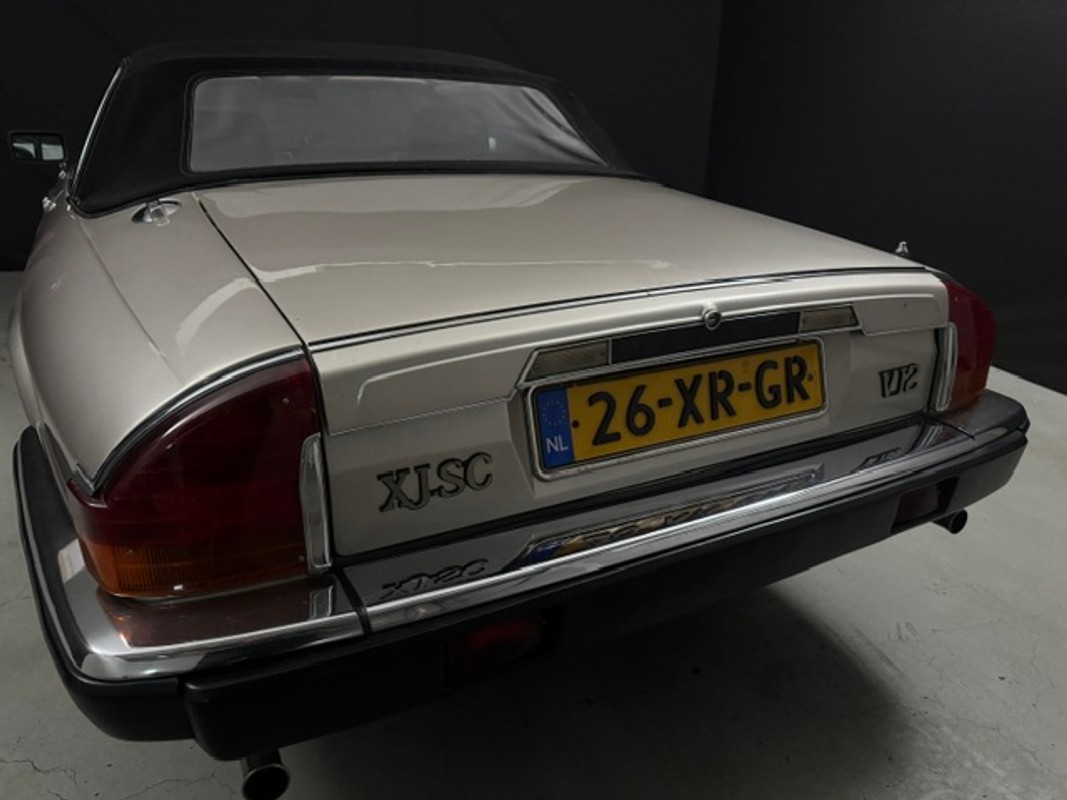 Jaguar XJ
