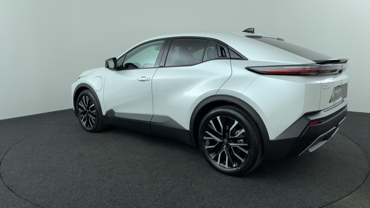 Toyota C-HR+