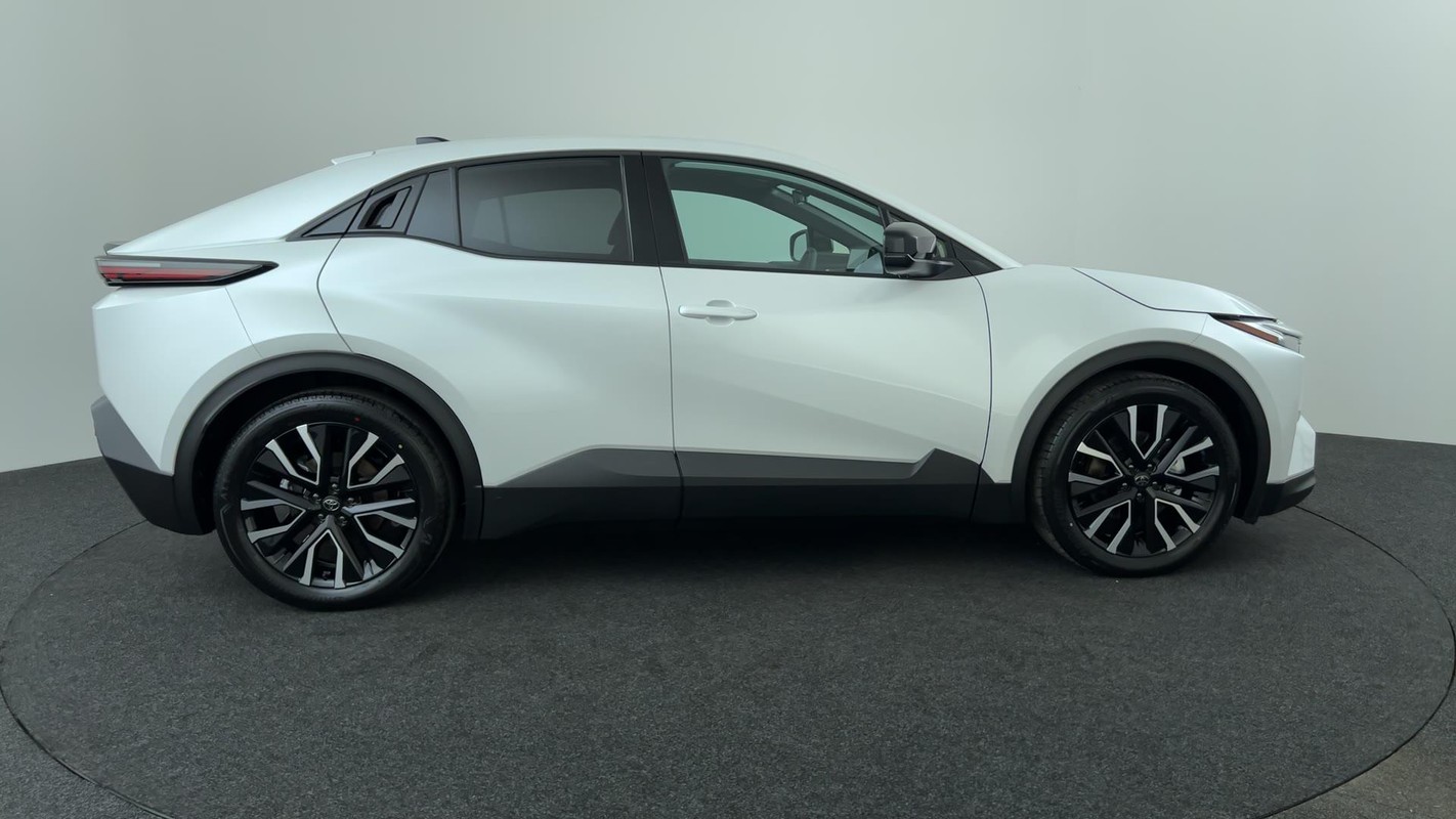 Toyota C-HR+